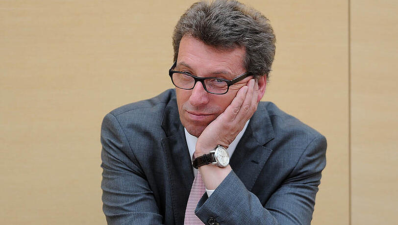 Geht nicht in Berufung: Georg Schmid akzeptiert das Urteil des Amtsgerichts Augsburg. Den Säumniszuschlag der Rentenversicherung aber will er nicht hinnehmen. Geht nicht in Berufung: Georg Schmid akzeptiert das Urteil des Amtsgerichts Augsburg. Den Säumniszuschlag der Rentenversicherung aber will er nicht hinnehmen.