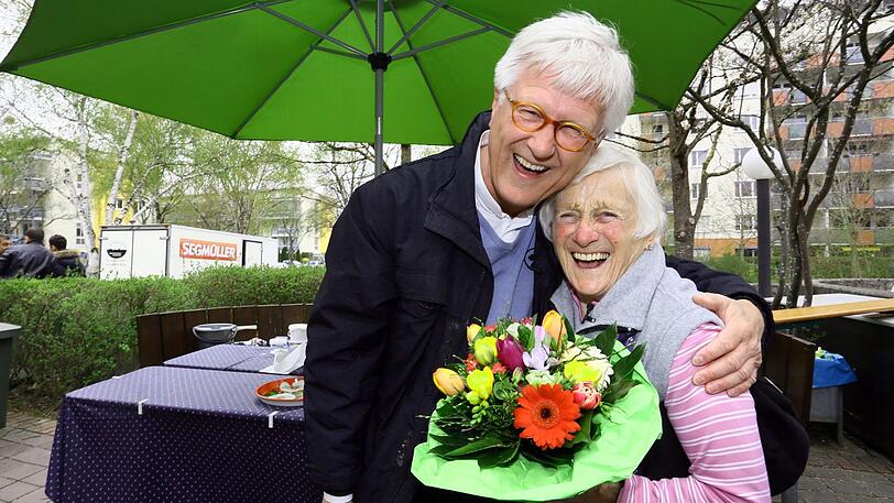 "So einer Powerfrau der evangelischen Gemeinde den Herzenswunsch zu erfüllen, ist eine große Freude", sagt Landesbischof Bedford-Strohm.