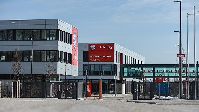 Der Campus FC Bayern an der Ingolstädter Straße. Der Campus FC Bayern an der Ingolstädter Straße.
