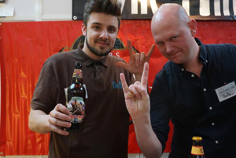Das Heavy-Metal unter den Bieren - Name: Iron Maiden Trooper Bier. Brauer: Robinsons Brauerei. Das ist drin: Wasser, Gerstenmalz, Weizen, Hopfen, Hefe, Rock. So schmeckt&rsquo;s: voller, würziger Malz-Charakter mit dem feinen Hauch von Lemone, nicht zu wässrig und nicht zu bitter. Alkoholgehalt: 4,7 % Vol. Preis: 4,80 Euro/Liter.