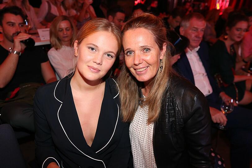 Der AZ-Modelcontest feiert Finale im Silbersaal des Deutschen Theaters. Am Ende war es Jeannie, die die Jury am meisten überzeugt hat. Die 23-Jährige ist die neue Schöne Münchnerin. Die Bilder des Galaabends zum Durchklicken.