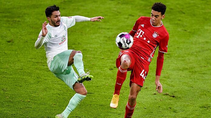 55 Ballkontakte gegen Werder: Jamal Musiala (re.).