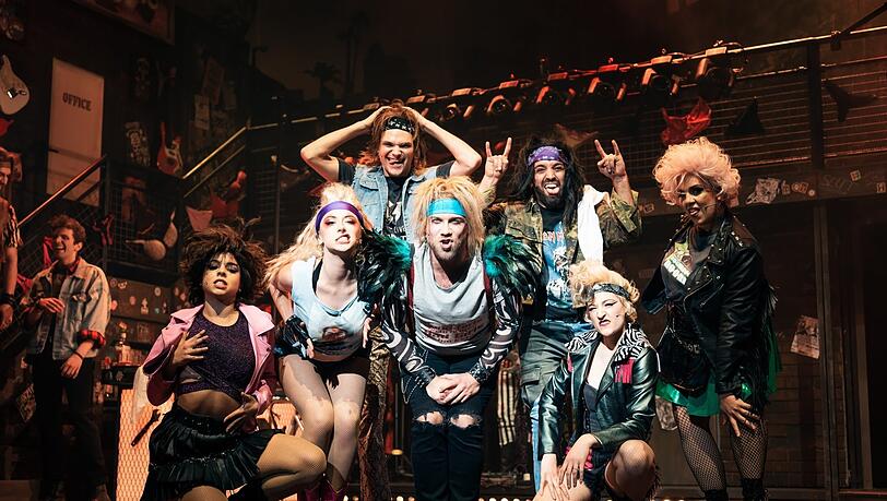 Ganz schön schrill hier: "Rock Of Ages" ist eine musikalische Zeitreise.
