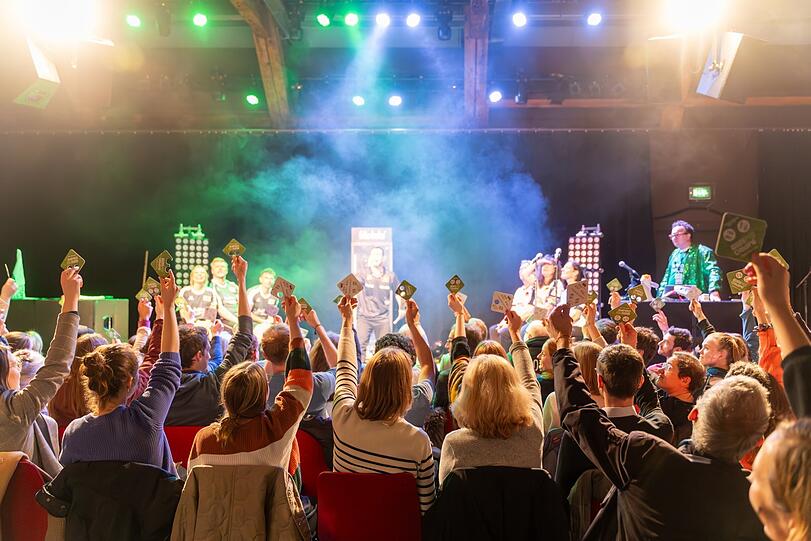 Stimmungsvoller Auftakt der Impro-EM im Ampere.