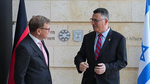 Der Außenminister hat in Jerusalem mit seinem israelischen Kollegen Saar über die humanitäre Lage in Gaza gesprochen.