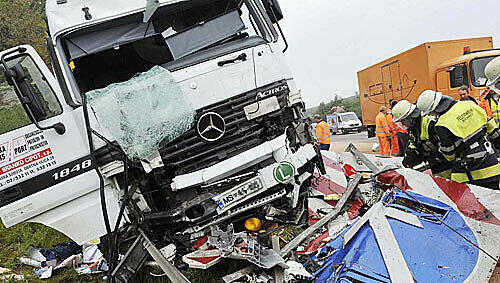 Lkw-Unfall auf der A 99 Lkw-Unfall auf der A 99