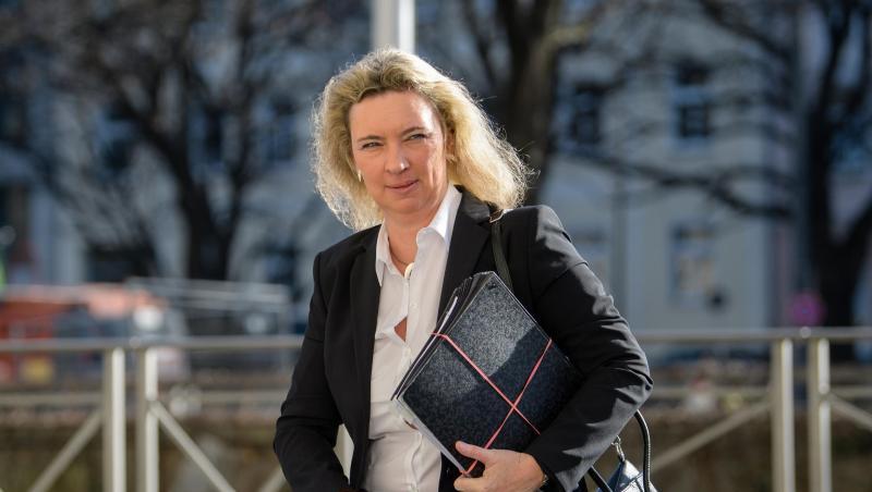 Kerstin Schreyer (CSU), Familienministerin von Bayern, kommt zu einer Kabinettssitzungi. Foto: Matthias Balk/Archiv Kerstin Schreyer (CSU), Familienministerin von Bayern, kommt zu einer Kabinettssitzungi. Foto: Matthias Balk/Archiv