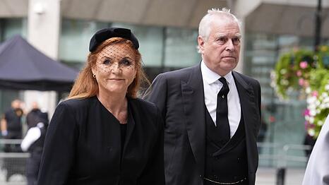 Sarah Ferguson wird wohl ein neues Zuhause finden müssen, ihr Ex-Mann Andrew zieht auf das private Anwesen Sandringham Estate.