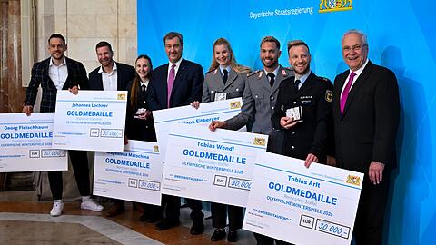 Alle Medaillengewinner durften sich &uuml;ber eine Verdoppelung ihrer Pr&auml;mien freuen.