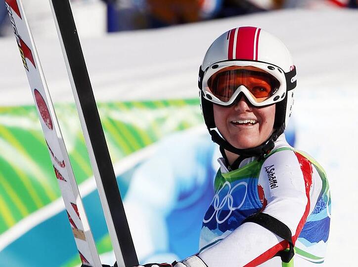 Andrea Fischbacher freut sich über Bestzeit im Super-G.