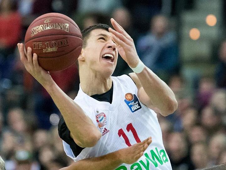Die Zuschauer konnten hören, was Bayern-Profi Vladimir Lucic sagte.