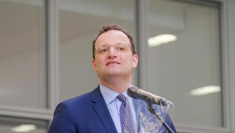 Bundesgesundheitsminister Jens Spahn (CDU) spricht während einer Pressekonferenz. Bundesgesundheitsminister Jens Spahn (CDU) spricht während einer Pressekonferenz.