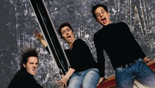 Alte Flusen haben keine Chance: Furchtlos stellt sich das Trio vom "Ersten Deutschen Musikkabinett" dem Frühjahrsputz. Alte Flusen haben keine Chance: Furchtlos stellt sich das Trio vom "Ersten Deutschen Musikkabinett" dem Frühjahrsputz.