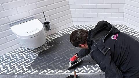 Ein Handwerker bei der Arbeit. Der Anstieg der Beschäftigung in Deutschland hält bereits 14 Jahre an.