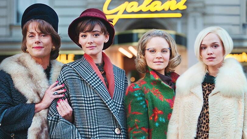Claudia Michelsen, Maria Ehrich, Sonja Gerhardt und Emilia Schüle (v.l.n.r.) in der "Ku'damm"-Reihe.