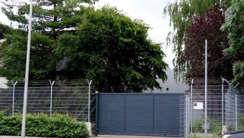 Wo sind die Millionen? Das Tor einer Firma für Geldtransporte in Bremen.