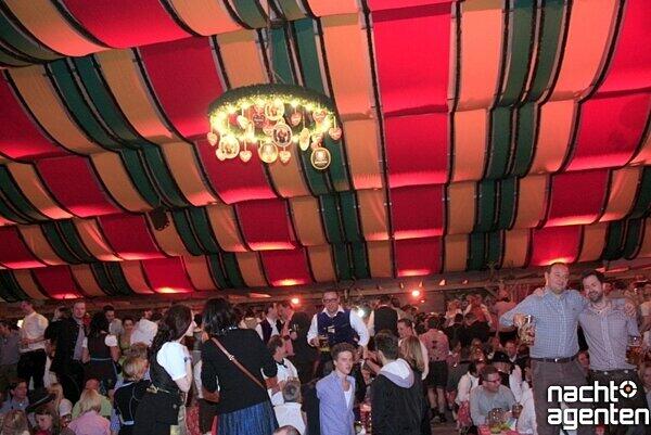 Dirndl, Lederhosen und viel Spaß: Die Party "Tracht und Pracht" am Samstag im Hippodrom auf der Theresienwiese. Mehr Bilder unter: www.nachtagenten.de.