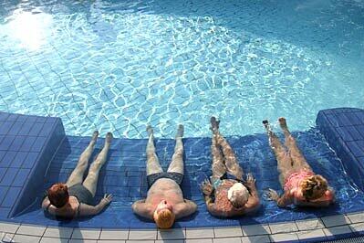 Baden in der Frankenalb-Therme in Bad Hersbruck
