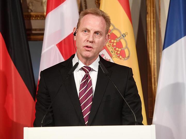 Laut Patrick Shanahan, amtierender US-Verteidigungsminister, wollen die Vereinigten Staaten den Kampf gegen die Terrormiliz IS zusammen mit Verbündeten auch in Regionen außerhalb des Iraks und Syriens verstärken.
