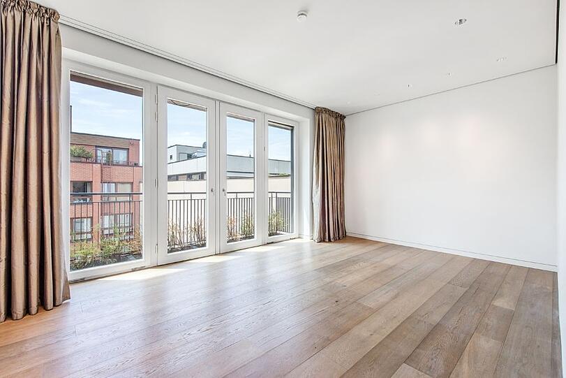 Mit diesen Bildern wird die Wohnung beworben - ein Wunder, dass sie noch auf dem Markt ist.