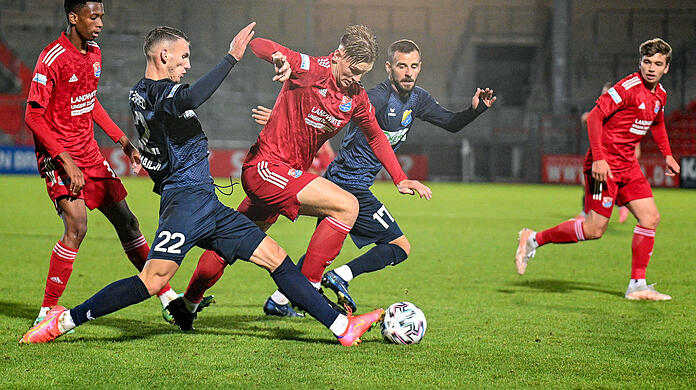 Die SpVgg Unterhaching kommt gegen den FC Pipinsried nicht über ein 1:1 hinaus.
