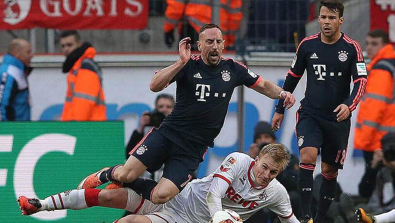 Franck Ribéry bekommt die ganze Härte des Kölners Frederik Sörensen (unten) zu spüren. Franck Ribéry bekommt die ganze Härte des Kölners Frederik Sörensen (unten) zu spüren.