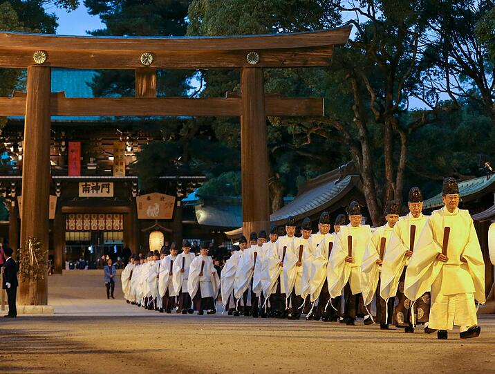 Gegen 16 Uhr deutscher Zeit wurde in Tokio das neue Jahr begrüßt. In Japan jedoch ganz traditionell mit einem Besuch im Tempel.