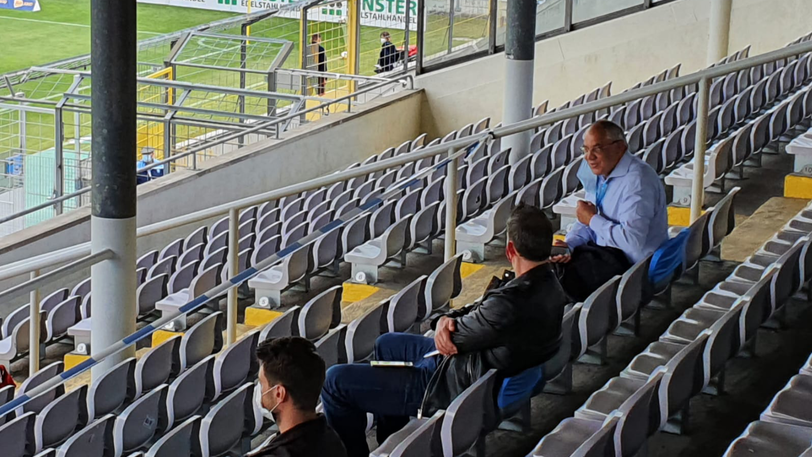 Felix Magath (rechts), Berater der Würzburger, zu Gast im Grünwalder