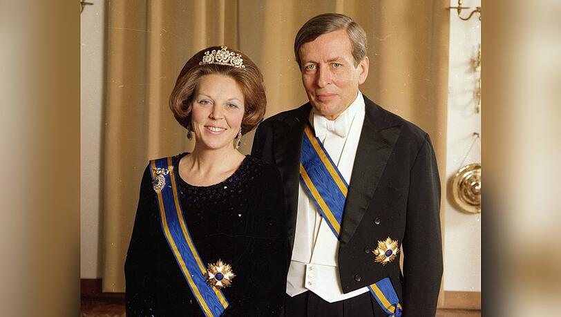 Prinz Claus und Beatrix waren mehr als 36 Jahre verheiratet - von ihrer Hochzeit 1966 bis zu seinem Tod im Jahr 2002. Prinz Claus und Beatrix waren mehr als 36 Jahre verheiratet - von ihrer Hochzeit 1966 bis zu seinem Tod im Jahr 2002.