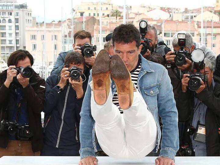 Antonio Banderas mit einer sportlichen Einlage in Cannes.