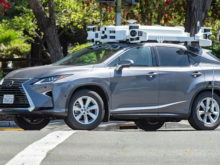 Ein Roboterwagen von Apple auf Probefahrt. Apple hat im Jahr 2019 die Testfahrten seiner Roboterwagen in Kalifornien drastisch reduziert.