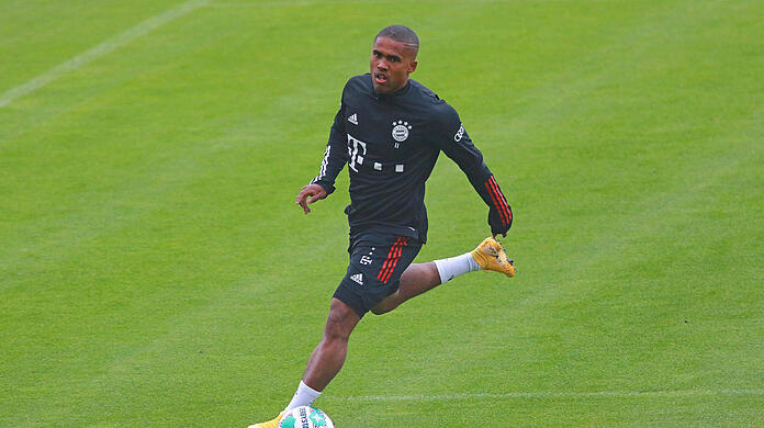 Douglas Costa stand am Dienstag erstmals wieder für die Bayern auf dem Trainingsplatz.