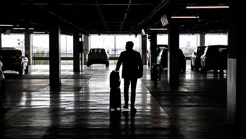 Das Parkhaus einer Autovermietung. Mietwagen werden &uuml;ber Ostern in Deutschland teurer sein als im Vorjahr, in etlichen anderen L&auml;ndern jedoch g&uuml;nstiger. (Symbolbild)