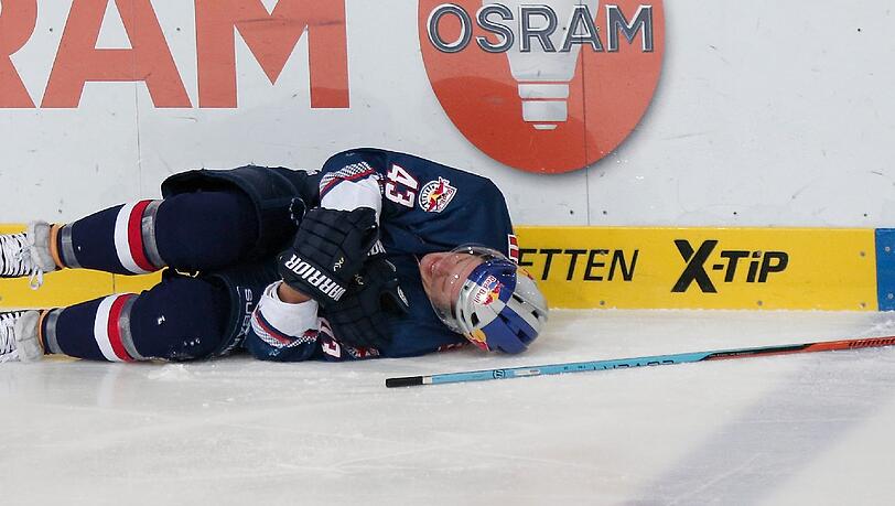 Verletzt: EHC-Verteidiger Felix Petermann. Verletzt: EHC-Verteidiger Felix Petermann.