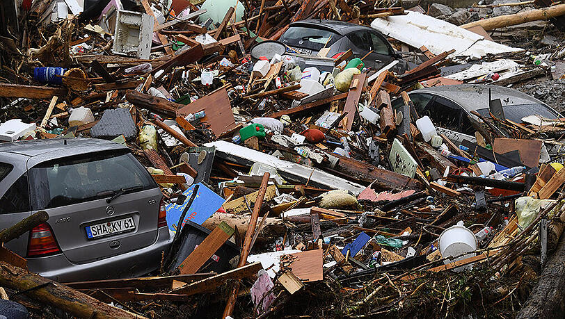 Unwetter in Süddeutschland: Bei Naturkatastrophen gab es weltweit weniger Tote zu beklagen - aber die Schäden waren deutlich höher. Foto: Marijan Murat Unwetter in Süddeutschland: Bei Naturkatastrophen gab es weltweit weniger Tote zu beklagen - aber die Schäden waren deutlich höher. Foto: Marijan Murat