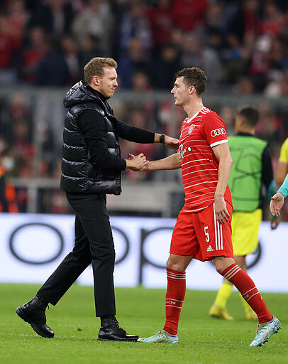 "Benji ist ein fantastischer und wichtiger Spieler, kann auf mehreren Positionen variabel eingesetzt werden", sagt Julian Nagelsmann. "Benji ist ein fantastischer und wichtiger Spieler, kann auf mehreren Positionen variabel eingesetzt werden", sagt Julian Nagelsmann.