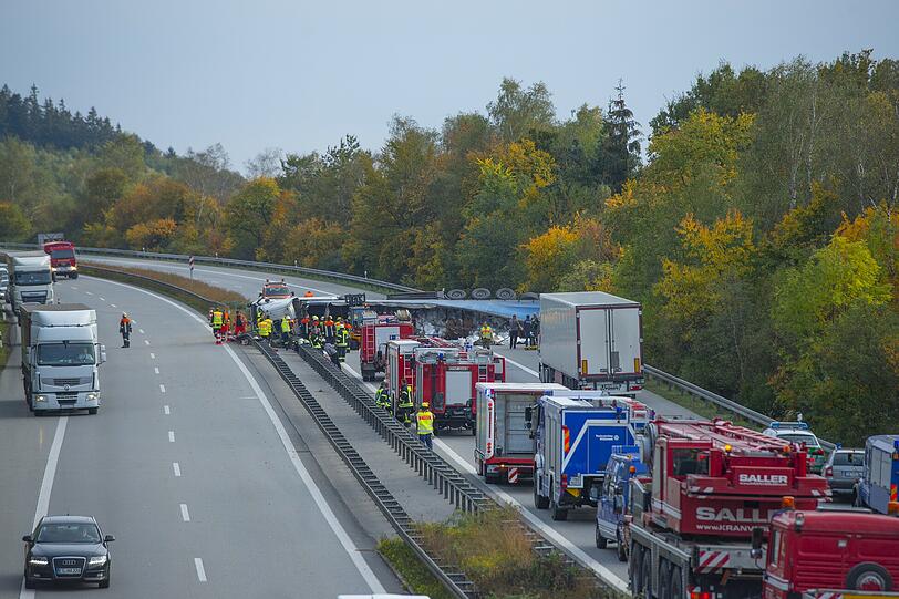 Der umgekippte Lkw.