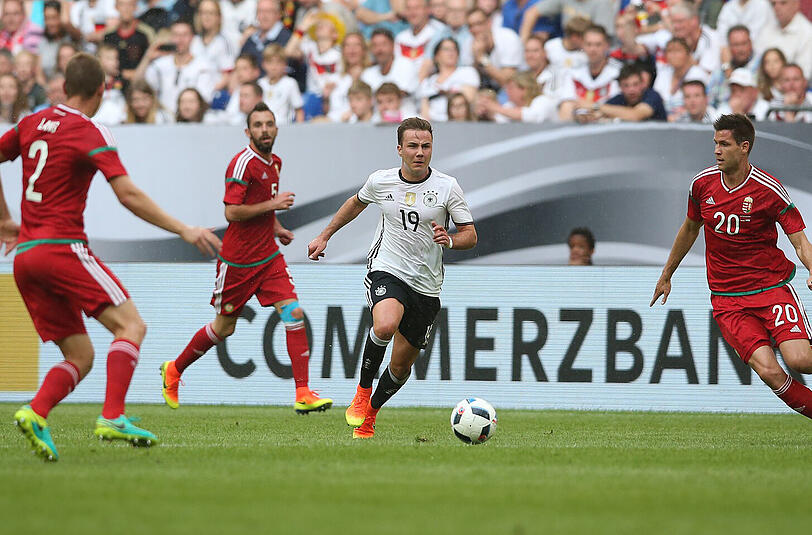 Mario Götze: Note 2. Von Beginn an ein Aktivposten und ein stetiger Gefahrenherd. Stand beim Eigentor von Ádßm Lang Pate. Nach der Pause im offensiven Mittelfeld nicht mehr ganz so präsent.