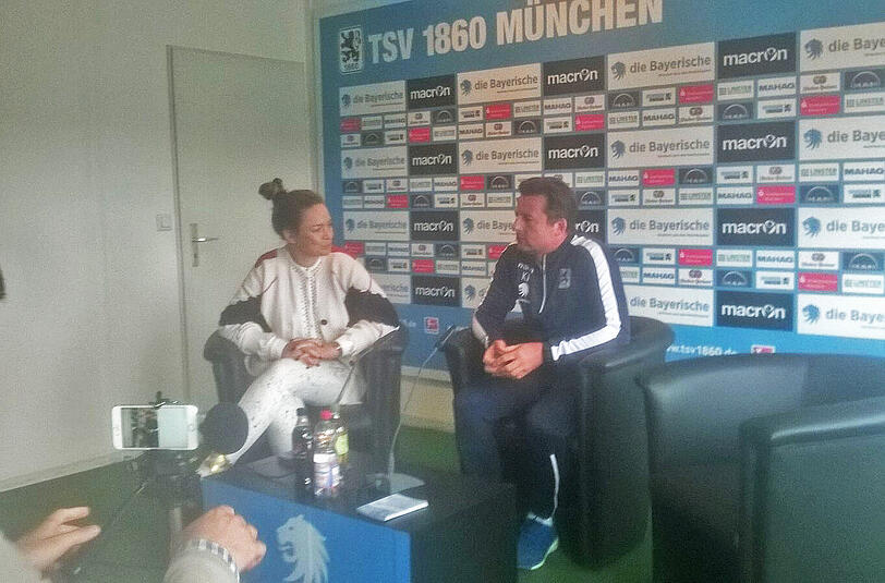 Löwen-Pressesprecherin Lil Zercher und Noch-Trainer Kosta Runjaic.