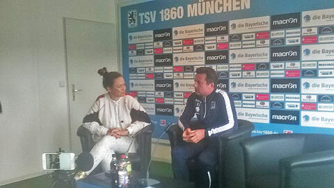 Löwen-Pressesprecherin Lil Zercher und Noch-Trainer Kosta Runjaic.