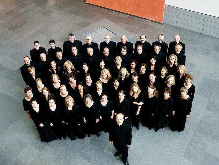 Hansjörg Albrecht und der Münchener Bach-Chor.