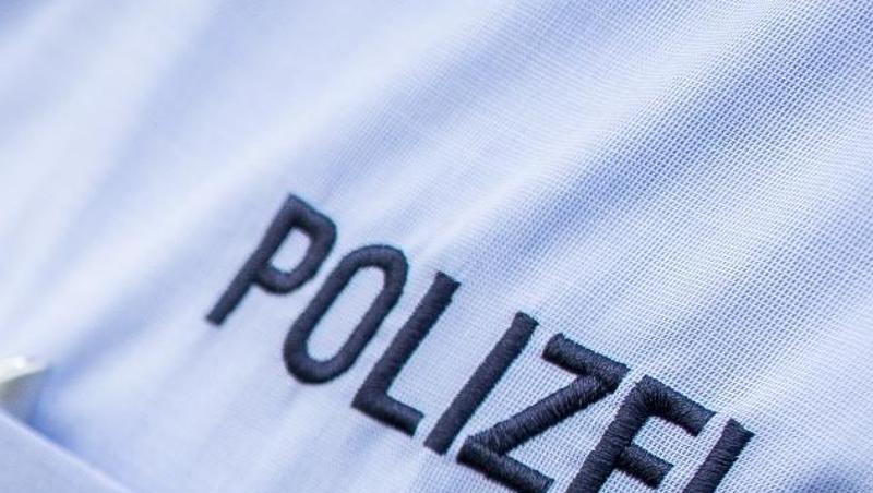 Die Polizei sucht die Autoknacker von Waffenbrunn. Symbolbild: Guido Kirchner