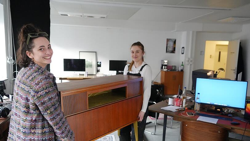 Hier werden Vintage-Möbel aufpoliert.