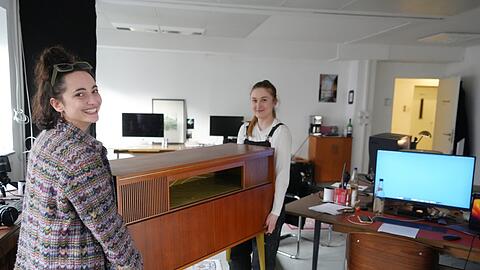 Hier werden Vintage-Möbel aufpoliert.