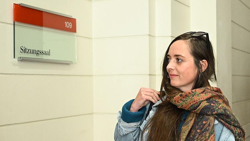 Die Abgeordnete Vanessa Emde nahm an einem Gespräch mit dem Vorstand der Linke-Fraktion und an einer Fraktionssitzung teil. Die Abgeordnete Vanessa Emde nahm an einem Gespräch mit dem Vorstand der Linke-Fraktion und an einer Fraktionssitzung teil.