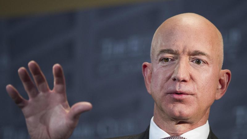 Amazon-Chef Jeff Bezos soll im Mai 2018 eine infizierte WhatsApp-Nachricht vom persönlichen Konto des saudischen Kronprinzen erhalten haben. Amazon-Chef Jeff Bezos soll im Mai 2018 eine infizierte WhatsApp-Nachricht vom persönlichen Konto des saudischen Kronprinzen erhalten haben.