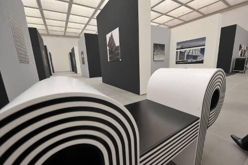 Verspielte Strenge: Das &bdquo;Prinzip Morandini&ldquo; im Neuen Museum verbindet Design, bildende Kunst und Architektur.