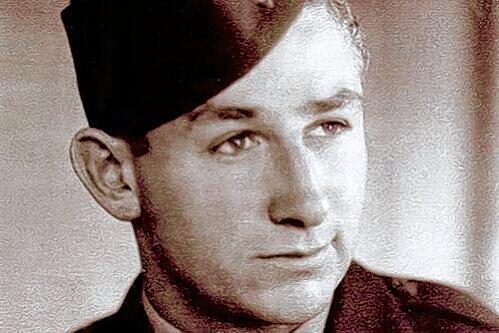 Arno Hamburger, der Vorsitzende der Israelitischen Kultusgemeinde, bei Kriegsende als Soldat in englischer Uniform.