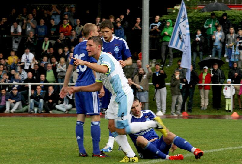 Es war der erste richtige Härtetest für die Löwen in der Vorbereitung: Die Sechzger holten gegen Dynamo Kiew in Garmisch ein 1:1 . Die Bilder vom Spiel