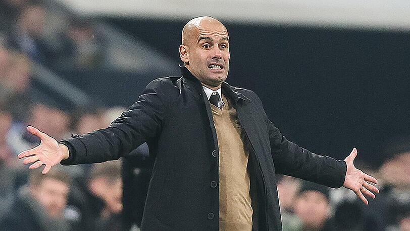 Pep Guardiola: Angeblich verscherzt es sich der Trainer des FC Bbayern München derzeit mit der Mannschaft. Pep Guardiola: Angeblich verscherzt es sich der Trainer des FC Bbayern München derzeit mit der Mannschaft.